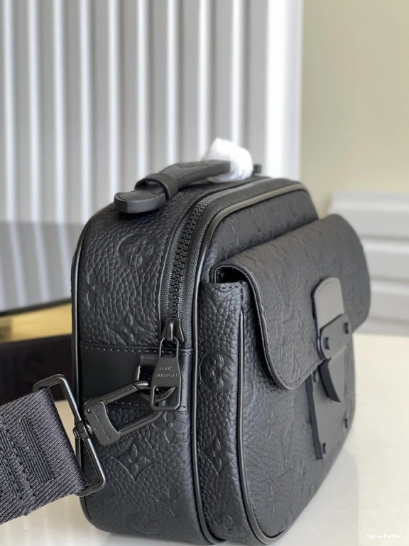 LOUIS LOCK S MESSENGER VUITTON 0726